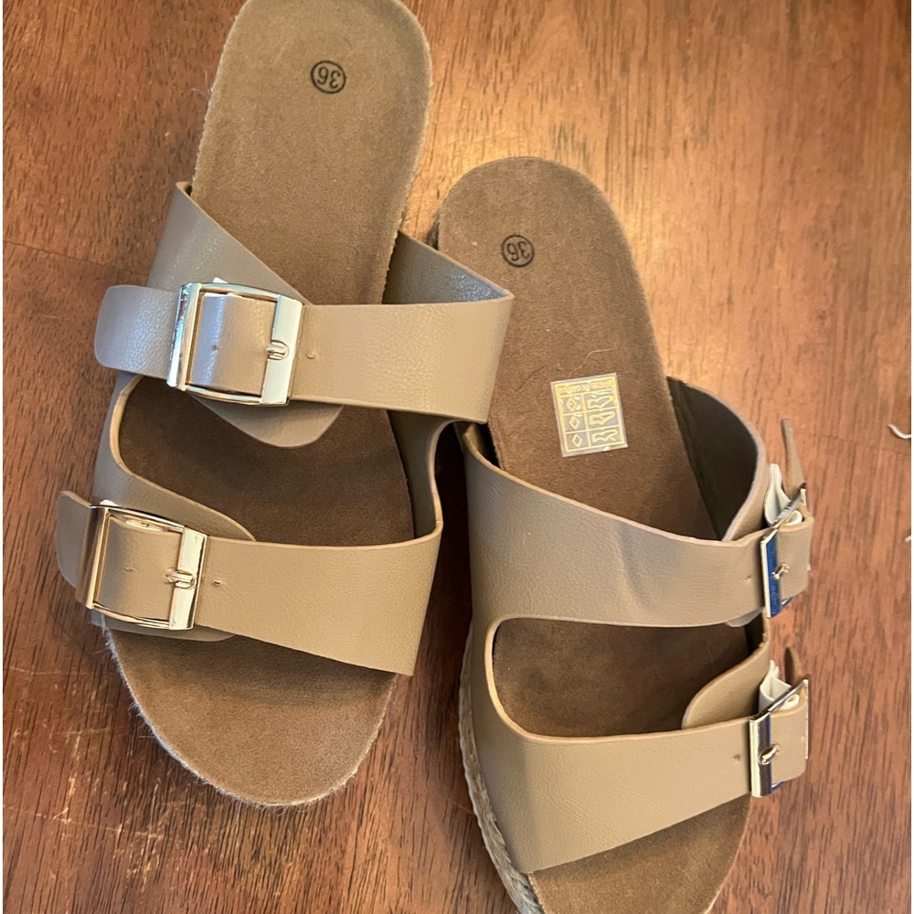 Platform sandals